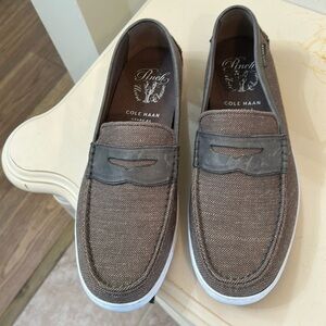 COLE HAHN SZ 12M  canvas, and leather slip-on Loafers.